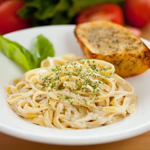 Pasta Alfredo Rosa