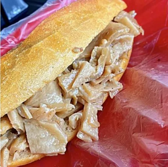 Torta ahogada de cueritos