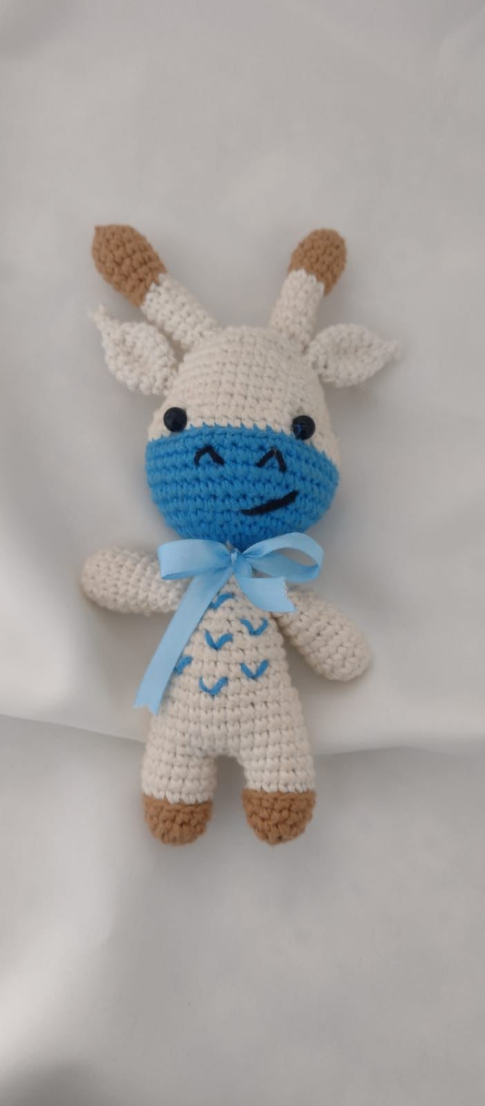 Vaquita en beige con azul de 20 cm